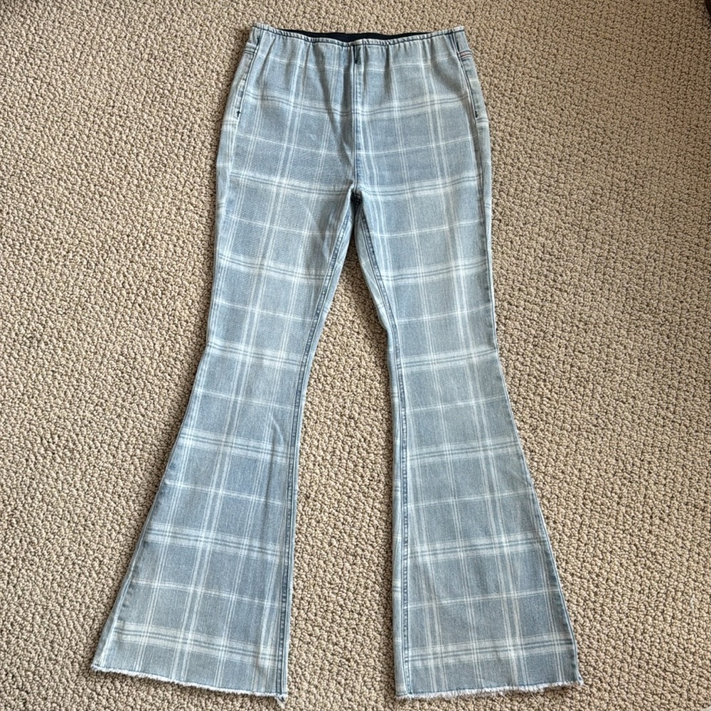 Jeans - Picture 2 of 4